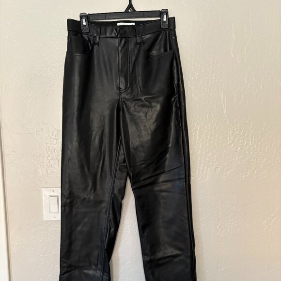 Abercrombie & Fitch Faux Leather 90s Straight Ultra High Rise size 28, 6 L - Picture 5 of 8